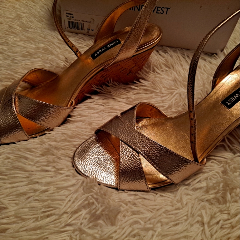 Gold Wedge Sandals Perfect for Summer!